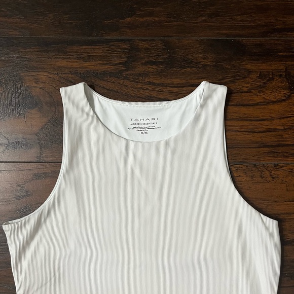Tahari Women’s Medium White Fitted Sleeveless Tank Top - Picture 4 of 6